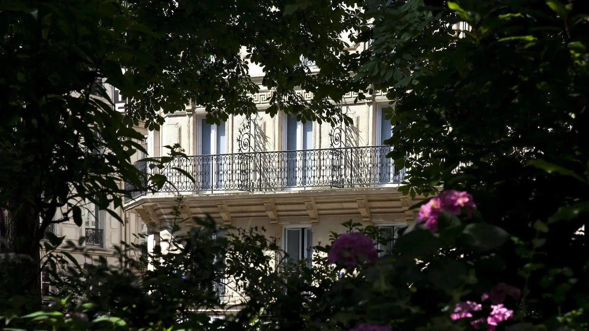 Gardette Park Otel Paris